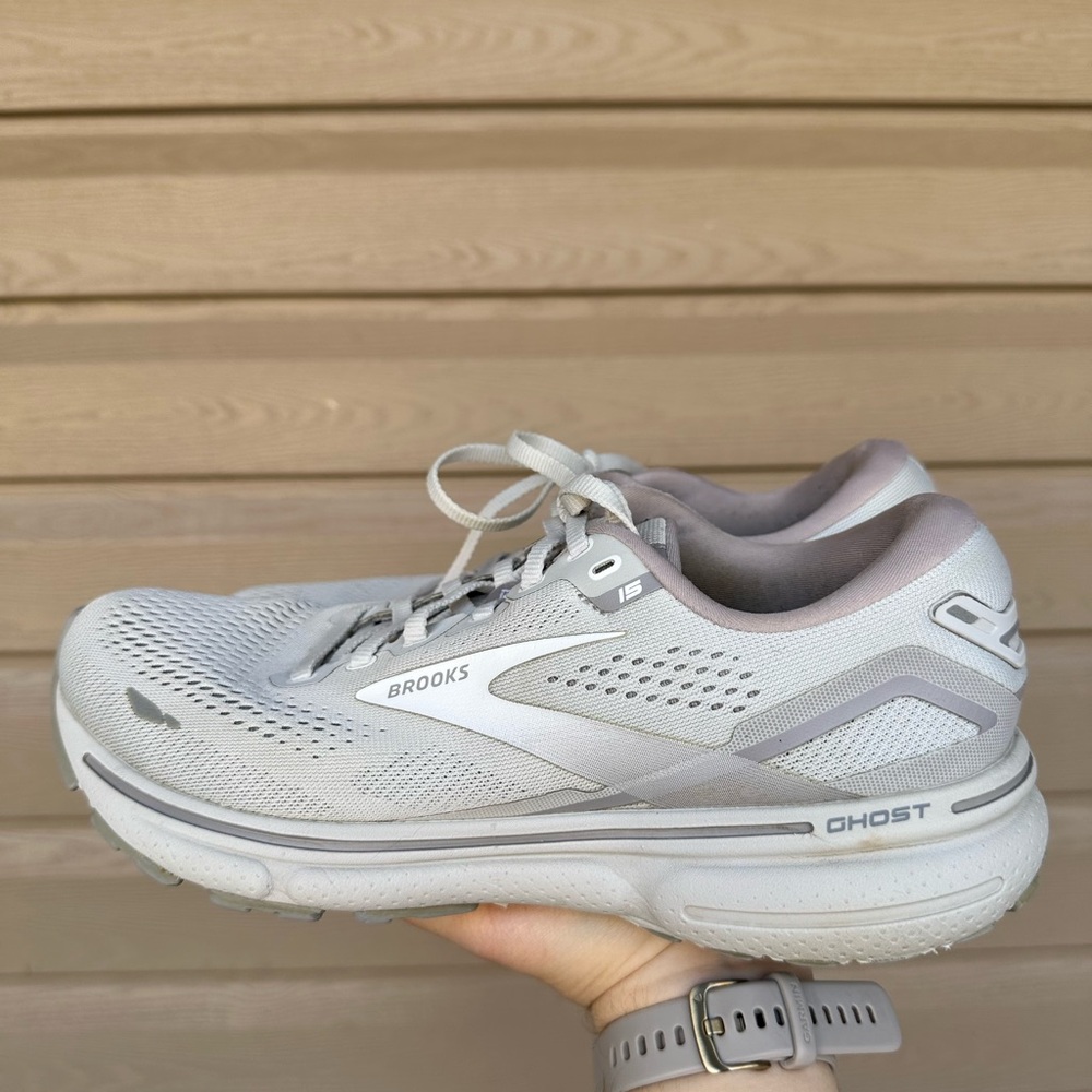 Brooks Women's Ghost 15 Athletic Shoes - Light Grey